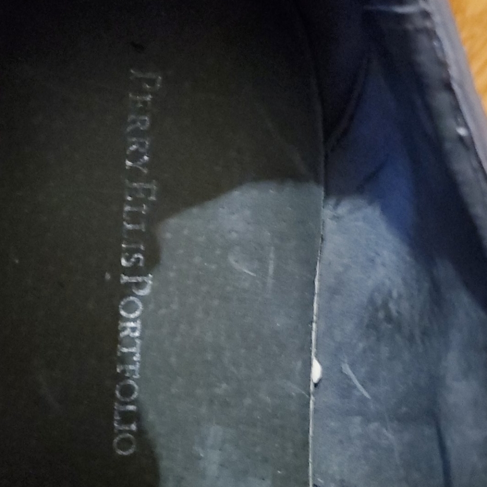 Shoes - Picture 4 of 4